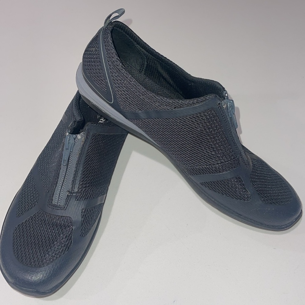 MERRELL (EUC) Women's Select Fresh Black Ceylon Zipper Up Size 7.